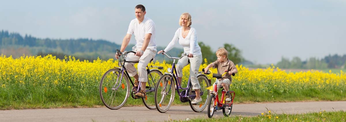 Familie mit Fahrrädern